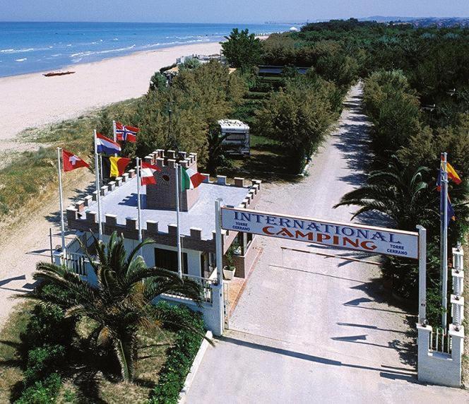 פינטו International Camping Torre Cerrano מראה חיצוני תמונה